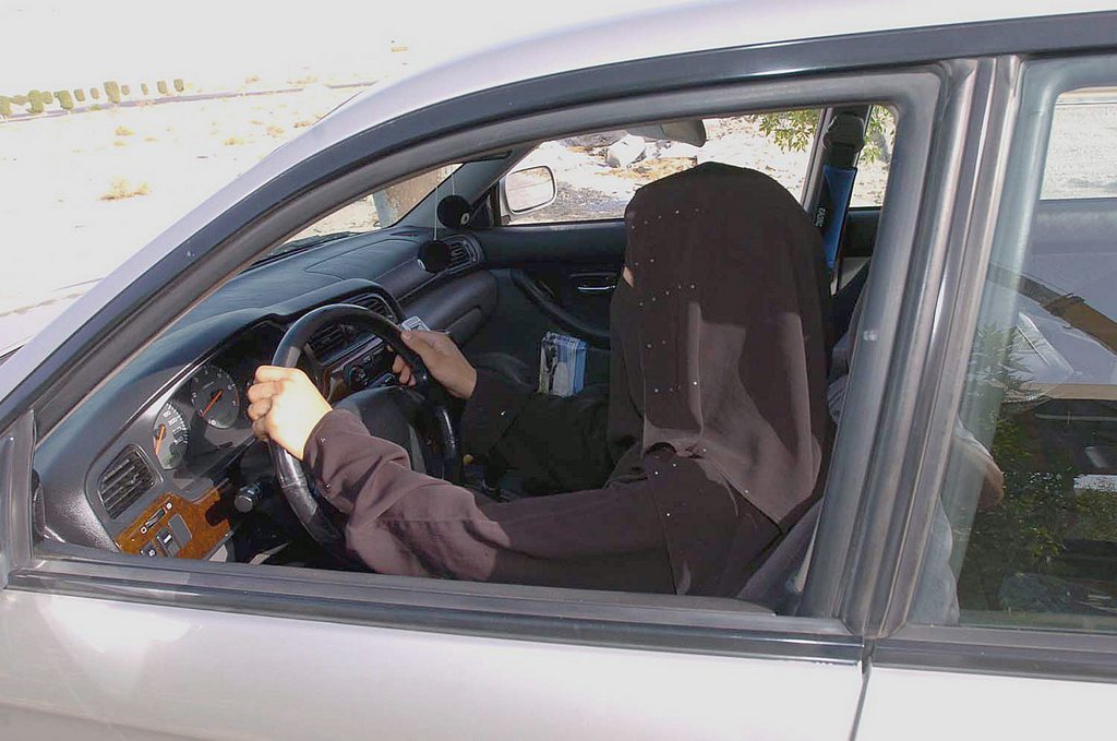 Certaines Saoudiennes prennent beaucoup de risque en bravant l'interdiction de rouler.