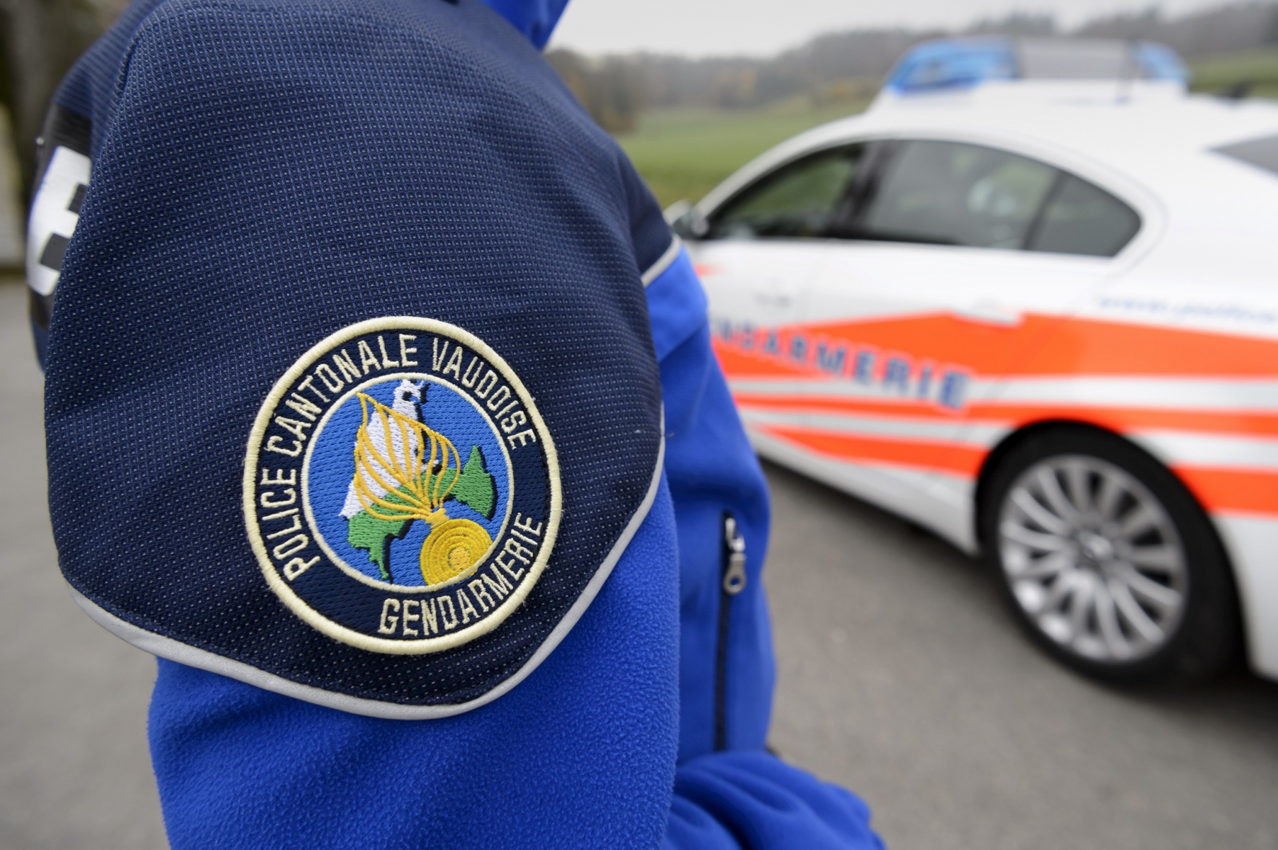 Deux patrouilles de la gendarmerie vaudoise sont intervenues pour arrêter le chauffard imbibé.