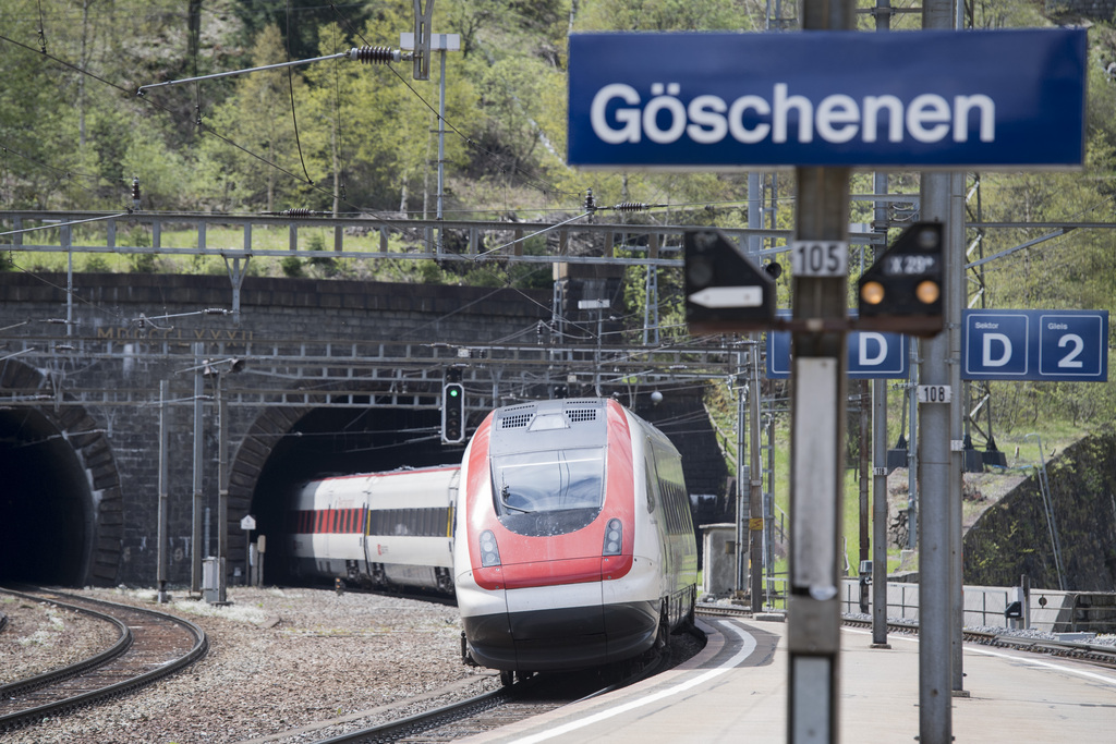 Dès dimanche, les voyageurs et les marchandises pourront transiter dans le tunnel de base du Gothard (archives).