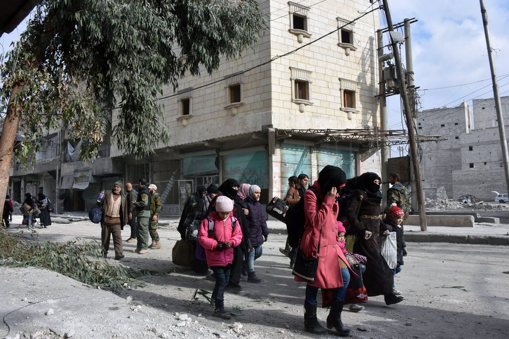 Des dizaines de milliers de civils sont pris au piège dans les ruines d'Alep-Est.