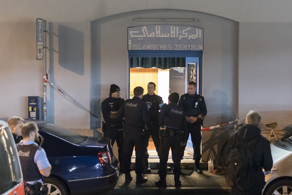 Une fusillade a fait trois blessés dans un centre islamique.