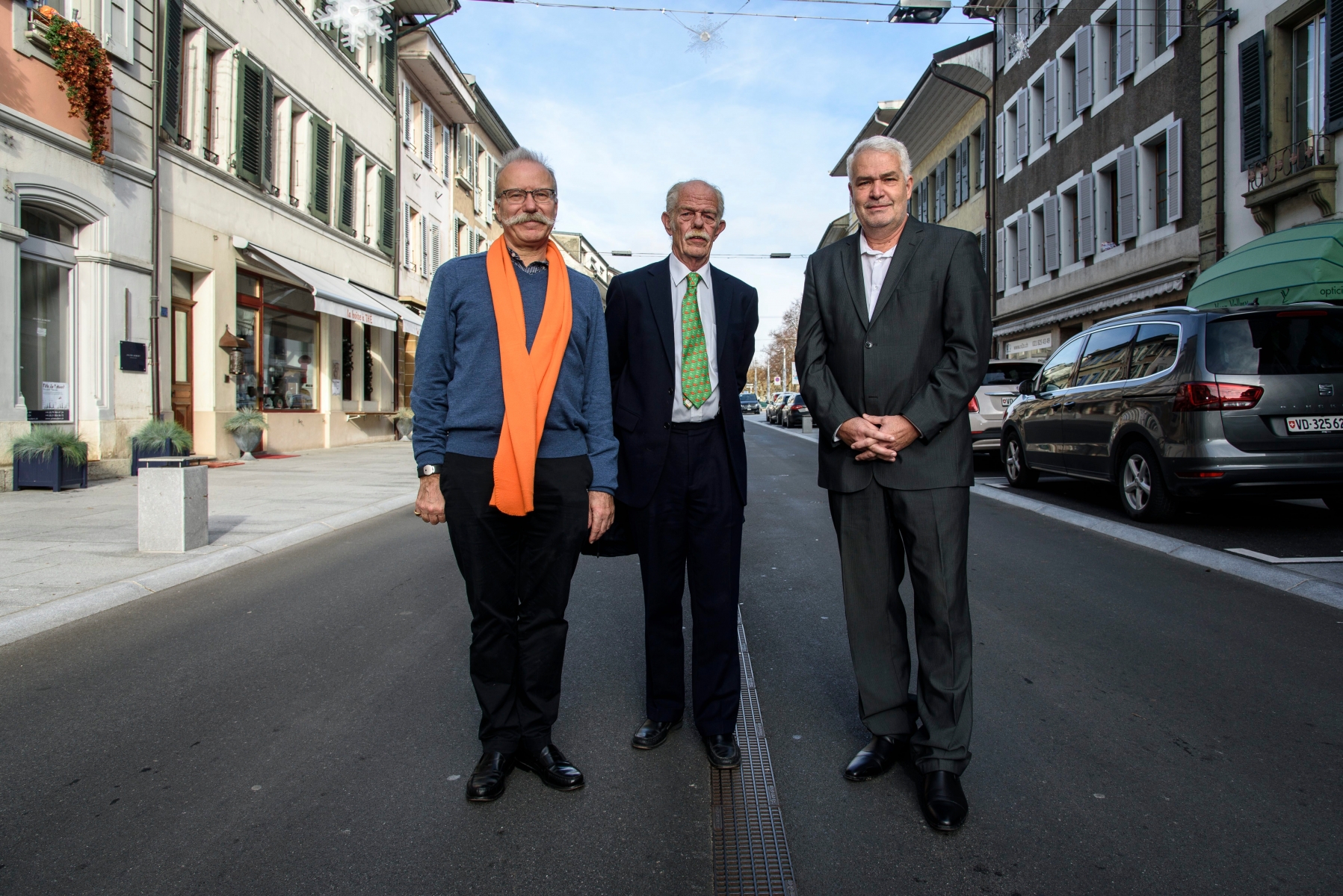 Rolle, dimanche 27 novembre 2016, Election complémentaire au Conseil communal, les candidats au sortir de l'administration communale, de gauche à droite : Philippe Hay (centre droite), Jacques Tschudin (vert-lib) et Denys Jacquet (liste rose-verte, PS), photos Cédric Sandoz