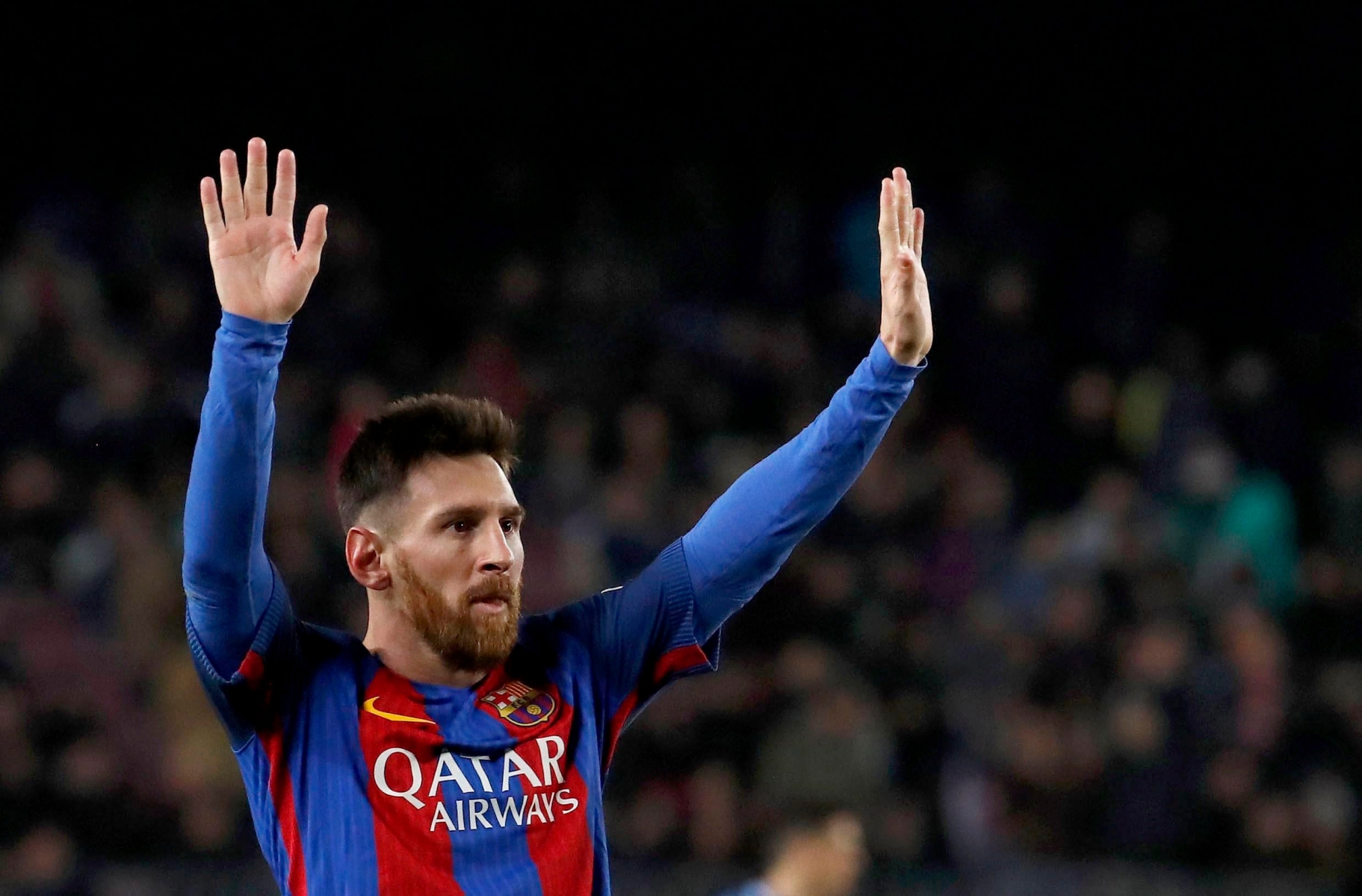 epa05681694 FC Barcelona's Argentinian striker Lionel Messi celebrates the fourth goal of the team during the Liga Primera Division match between FC Barcelona and RCD Espanyol at Camp Nou stadium in Barcelona, Catalonia, Spain, 18 December 2018.  EPA/Alberto Estevez SPAIN SOCCER LIGA PRIMERA DIVISION