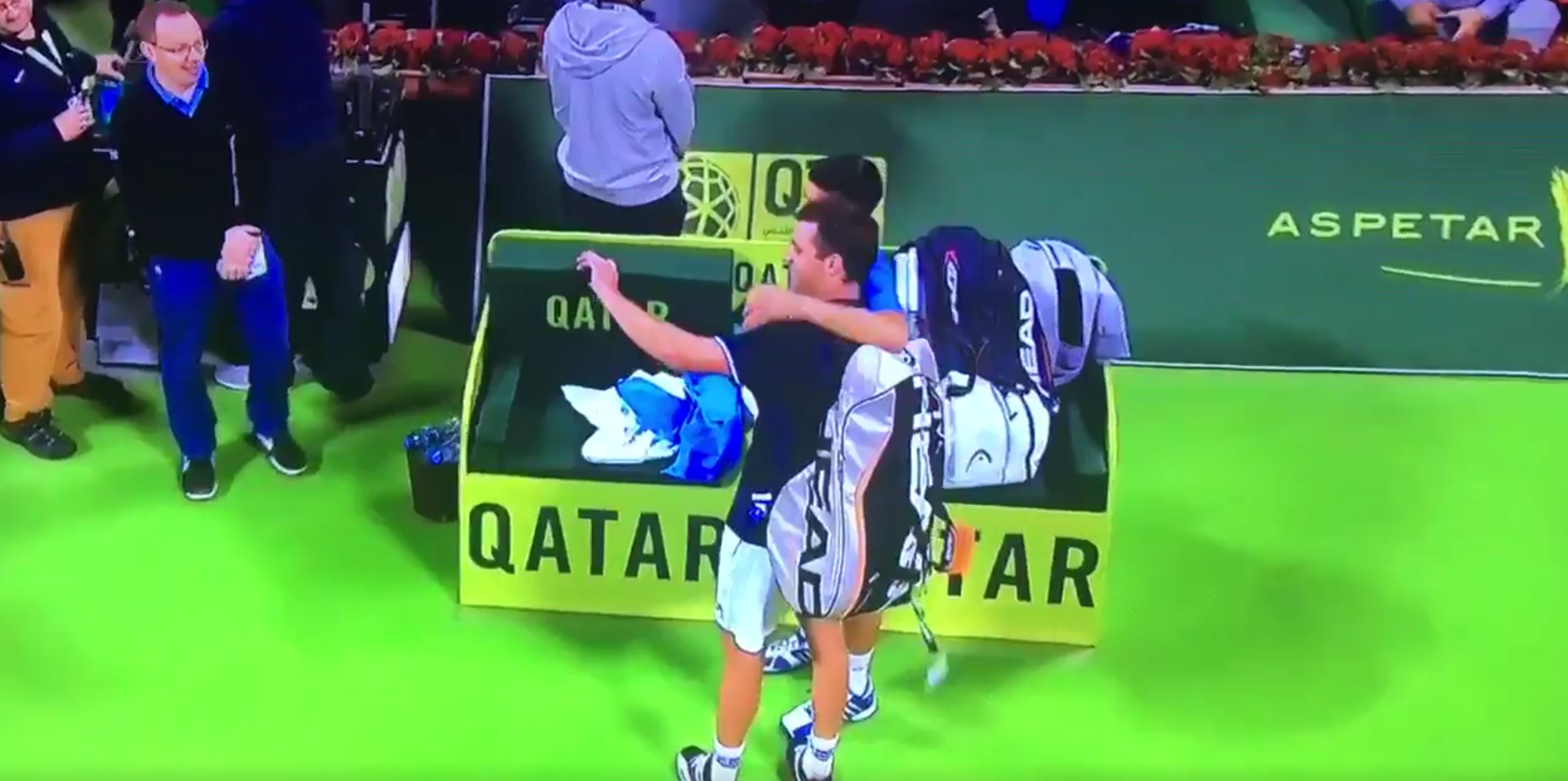 Novak Djokovic d'abord étonné s'est volontiers plié à l'exercice.
