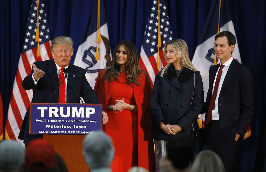 Donald Trump a nommé le mari de sa fille Ivanka, Jared Kushner (dr.), comme conseiller à la Maison blanche.