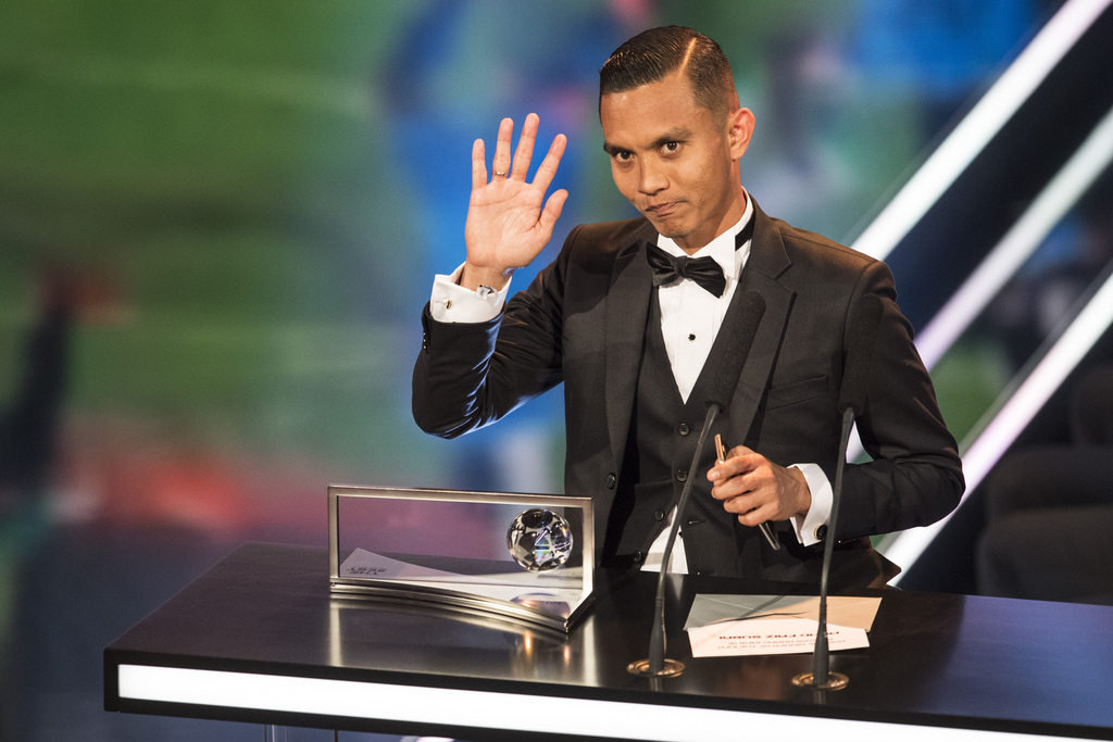 Peu habitués aux lumières de la scène internationale, Faiz Subri a reçu lundi son prix à Zurich.