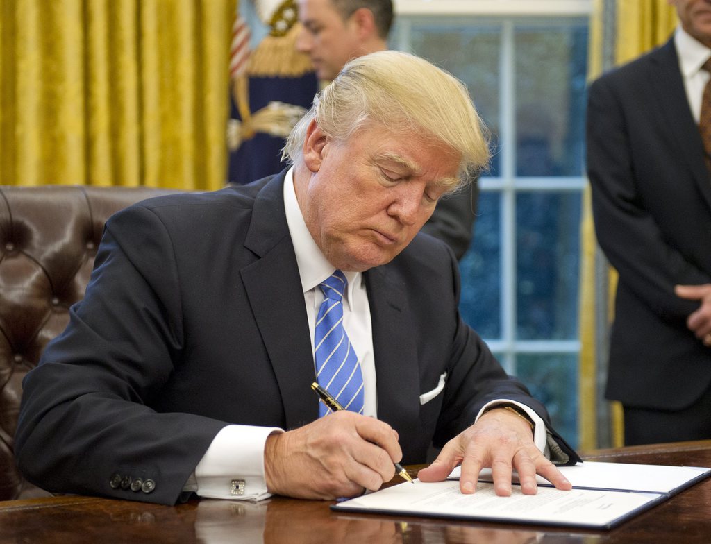 Donald Trump enchaîne la signature de décrets depuis le début de son investiture.
