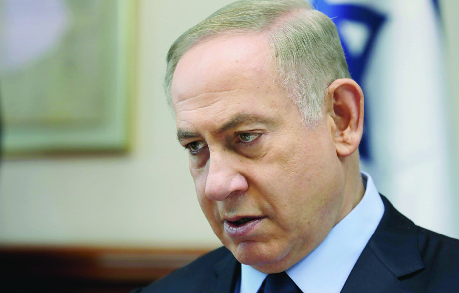 epa05693965 Israeli Prime Minister Benjamin Netanyahu chairs the weekly cabinet meeting in Jerusalem, 01 January 2017.  EPA/GALI TIBBON / POOL ISRAEL POLITICS CABINET