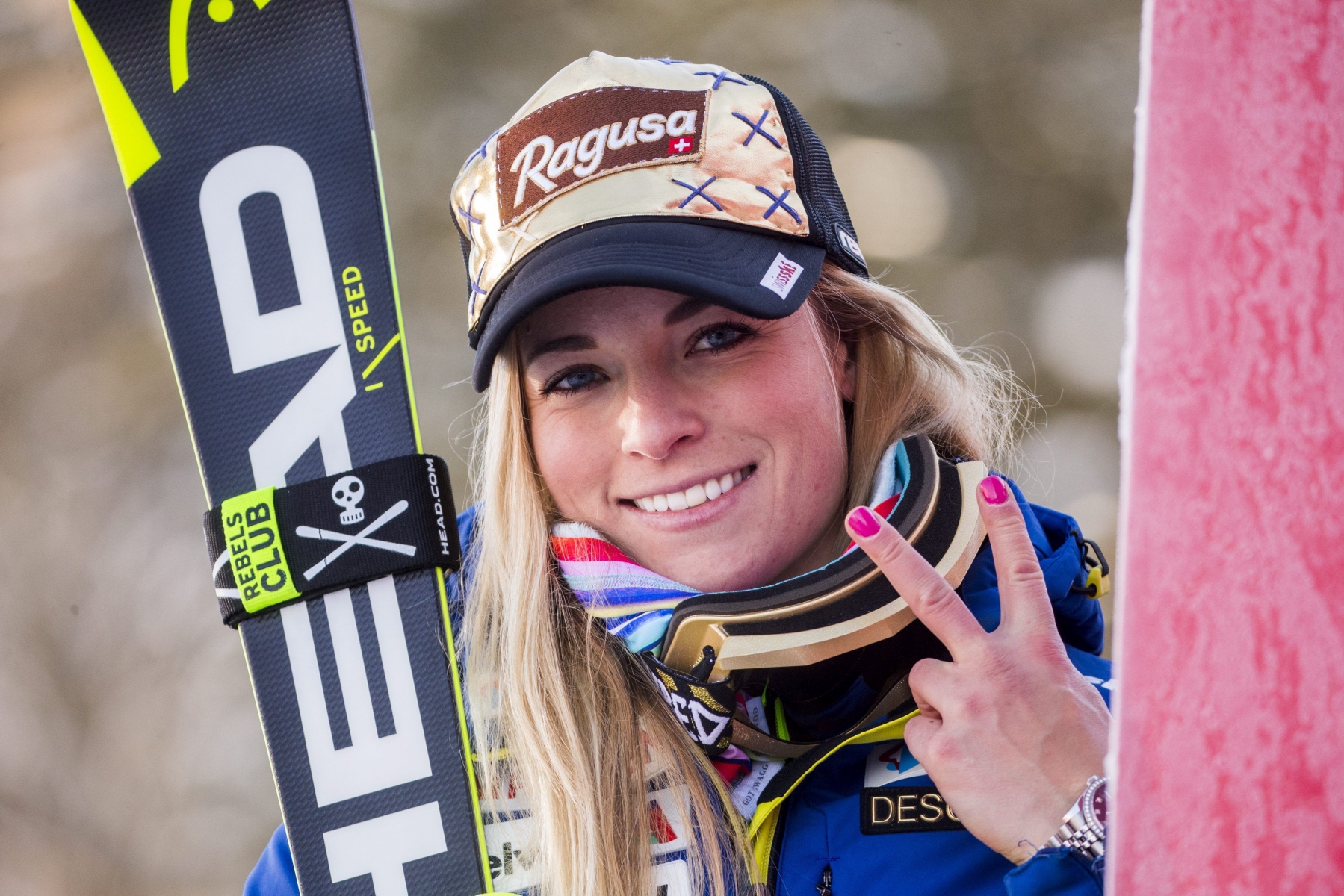 epa05741271 Lara Gut of Switzerland reacts in the finish area during the Women's Super-G race of the FIS Alpine Skiing World Cup in Garmisch-Partenkirchen, Germany, 22 January 2017.  EPA/MARC MUELLER