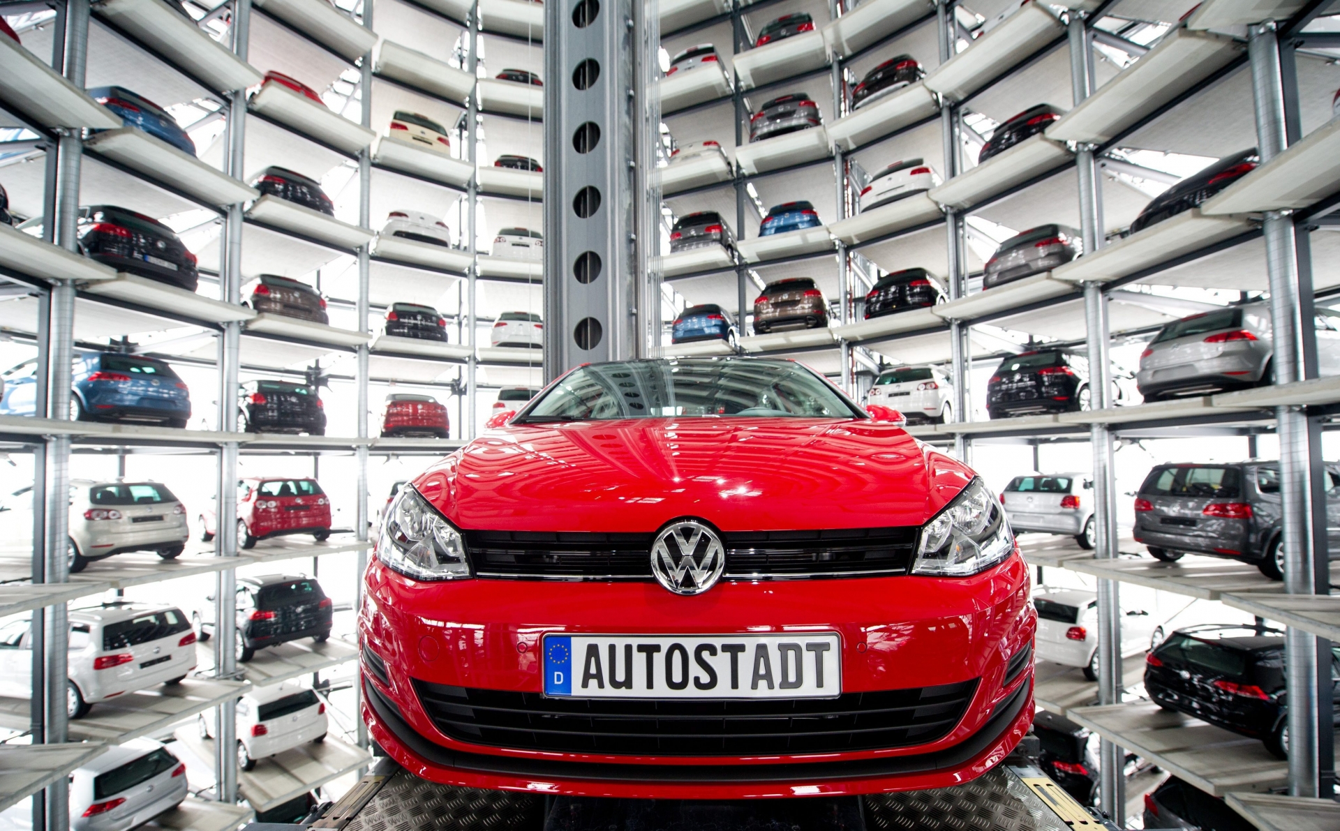 epa05761257 (FILE) - A file photo dated 14 March 2013 shows a Volkswagen Golf VII being picked by an automatic elevator to be transported out of the glass silo, which is used as storage for new VW cars in the Autostadt (Autocity )in Wolfsburg, Germany. Reports on 30 January 2017 state Volkswagen has taken over from Toyota as the world's biggest car maker. According to reports, Volkswagen sold 10.3 million vehicles, compared with Toyota's 10.175 million cars that was 0.2 more than in 2016. Volkswagen earlier in January said their annual sales in 2016 increased by 3.8 per cent.  EPA/SEBASTIAN KAHNERT  GERMANY OUT (FILE) GERMANY ECONOMY VOLKSWAGEN