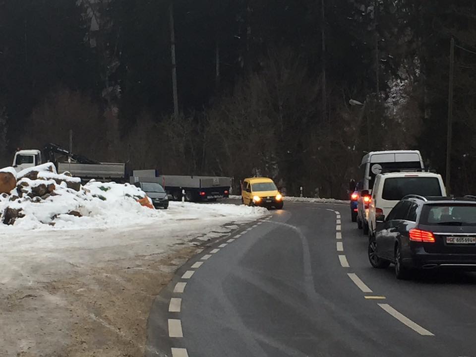 Notre témoin lecteur a pris une photo du virage où l'accident venait de se produire vers 8h30 peu avant La Cézille.