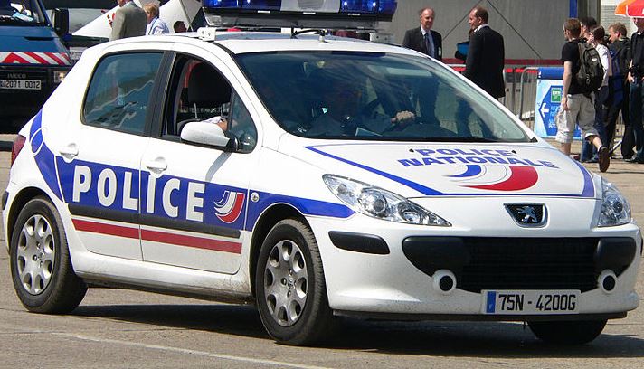 La police française va interroger le compagnon de la victime. Il est suspecté d'être responsable de la mort de la jeune femme.