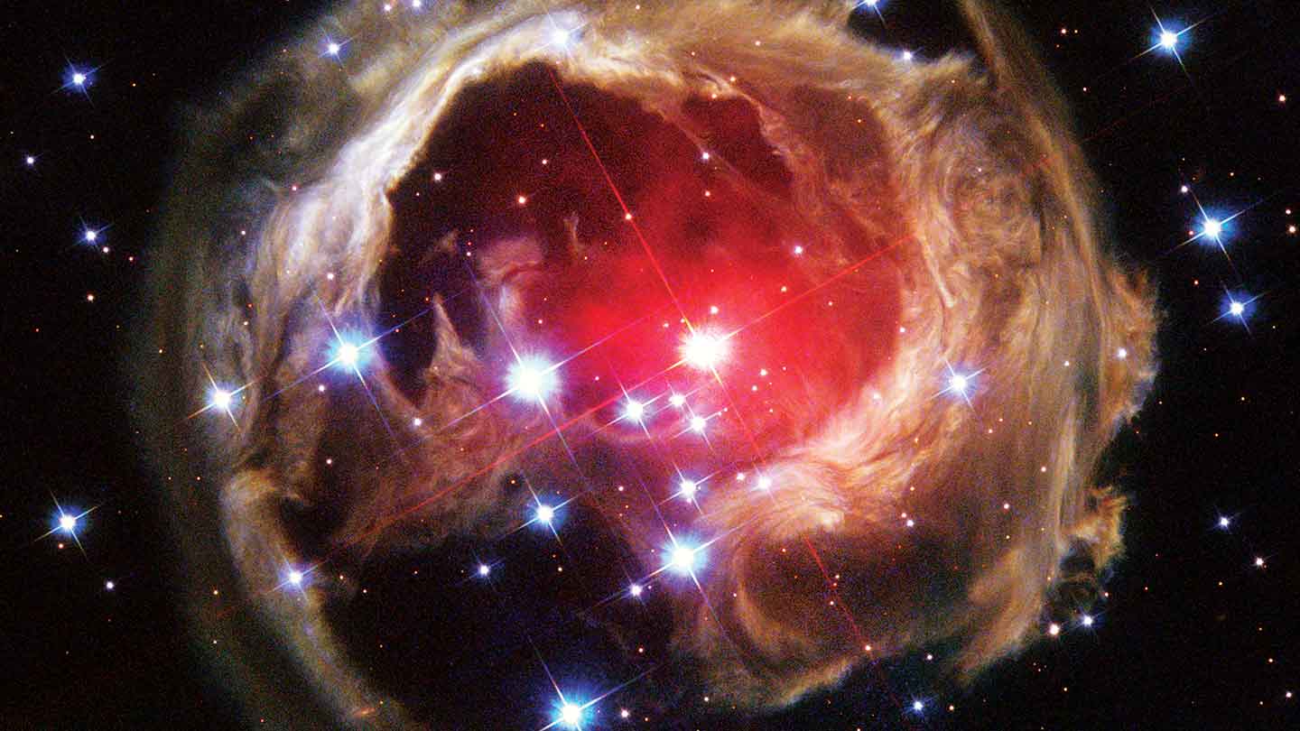 Voilà ce que ça peut donner, au télescope, l'explosion d'une nova rouge (illustration).