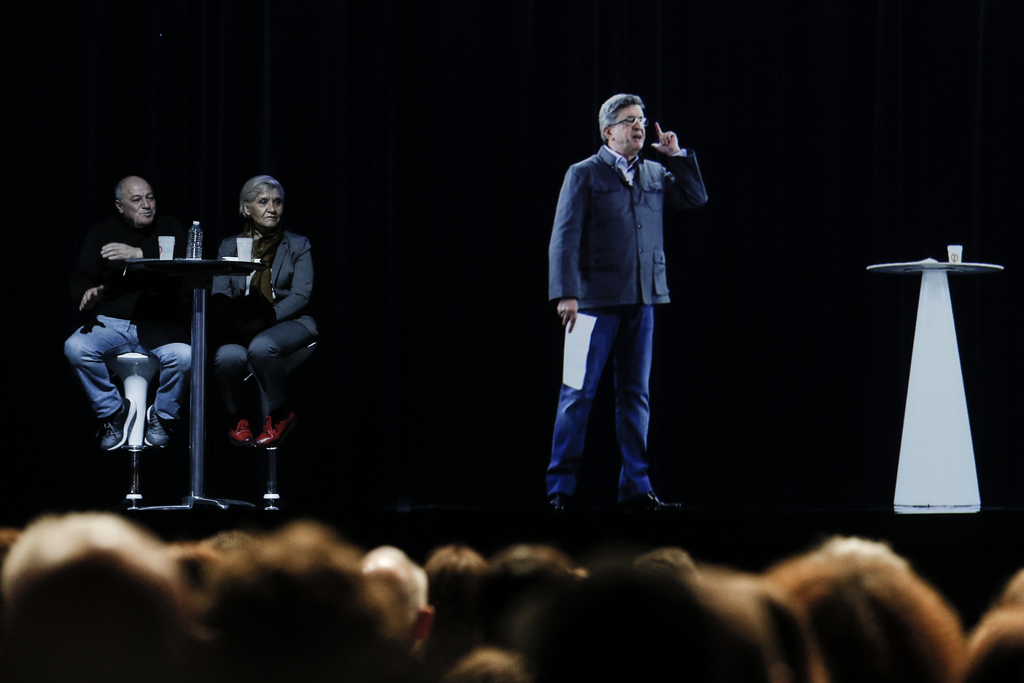 Jean-Luc Melenchon à Paris: hologramme ou réalité?