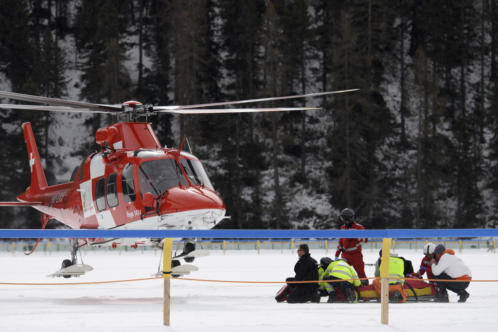 Un jockey a chuté de sa monture une centaine de mètres avant l'arrivée. 