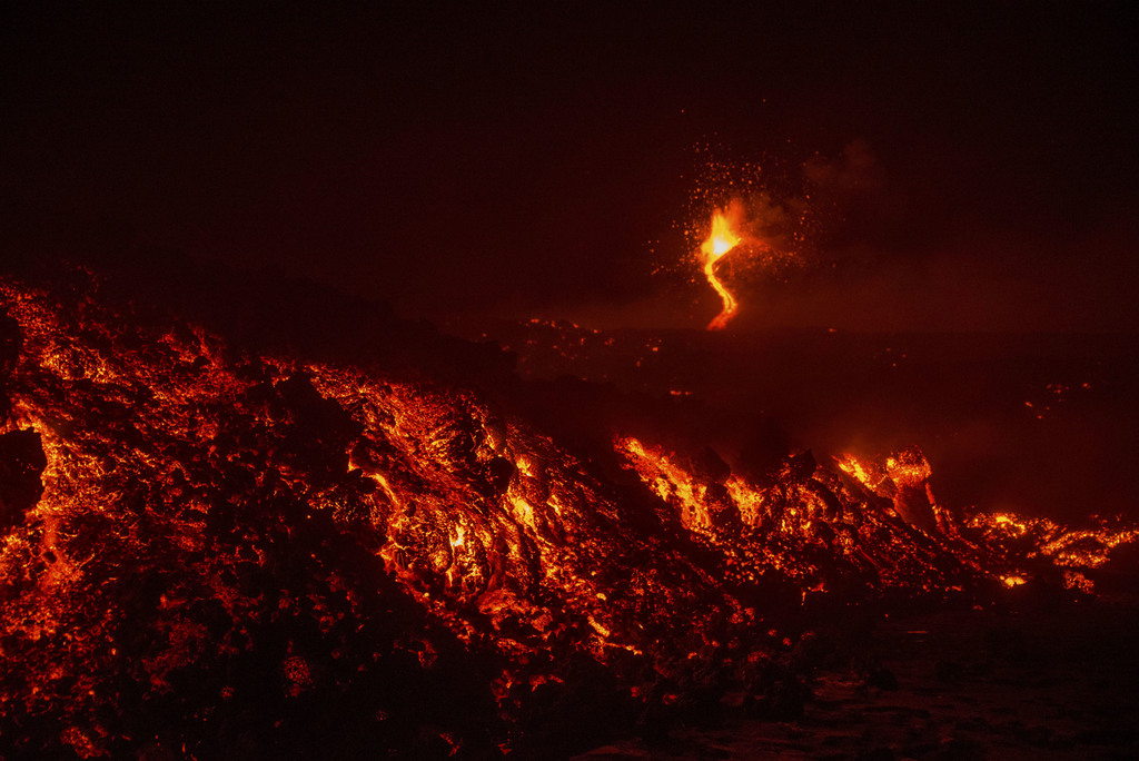 Les éruptions sont fréquentes sur ce volcan, le plus élevé d'Europe.