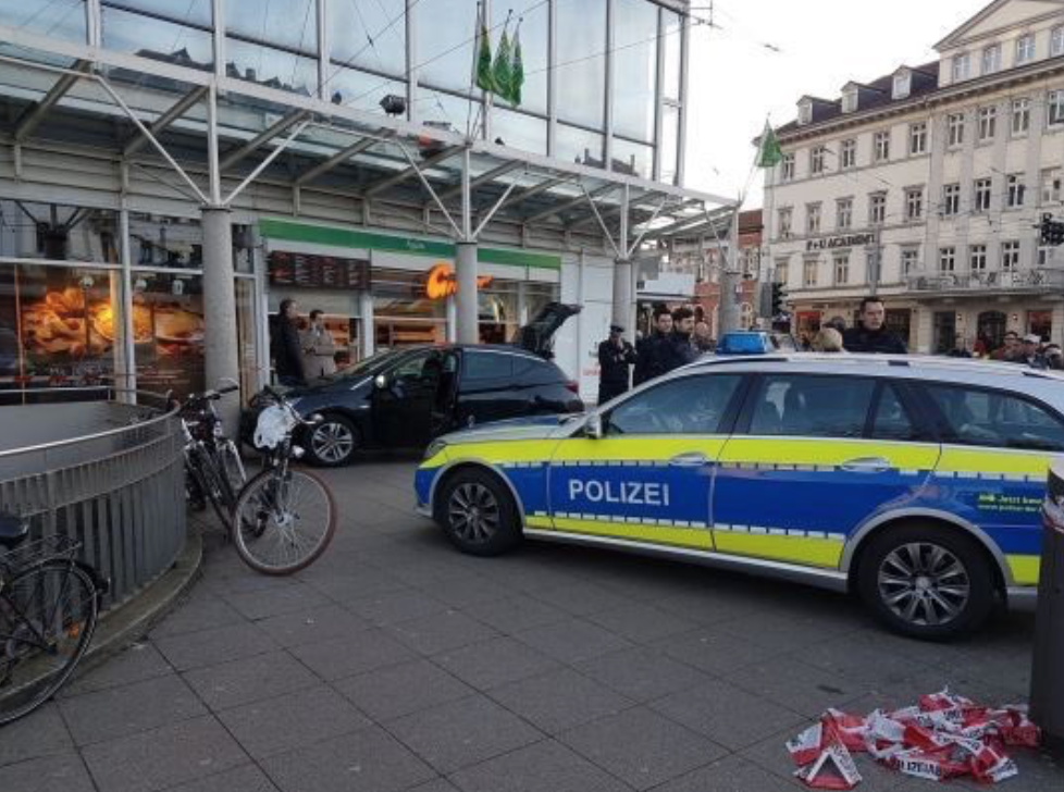 Un homme a foncé sur des passants à Heidelberg, blessant trois personnes.