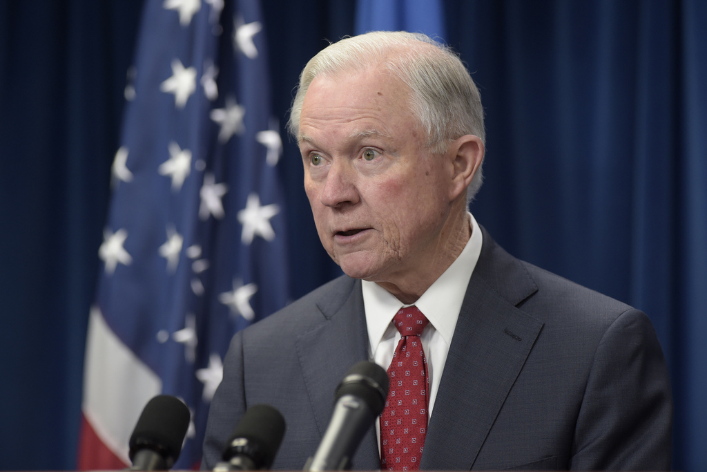 La demande de Jeff Sessions concerne également le procureur fédéral de Manhattan, qui supervise quelques-unes des affaires criminelles et financières les plus sensibles du pays.