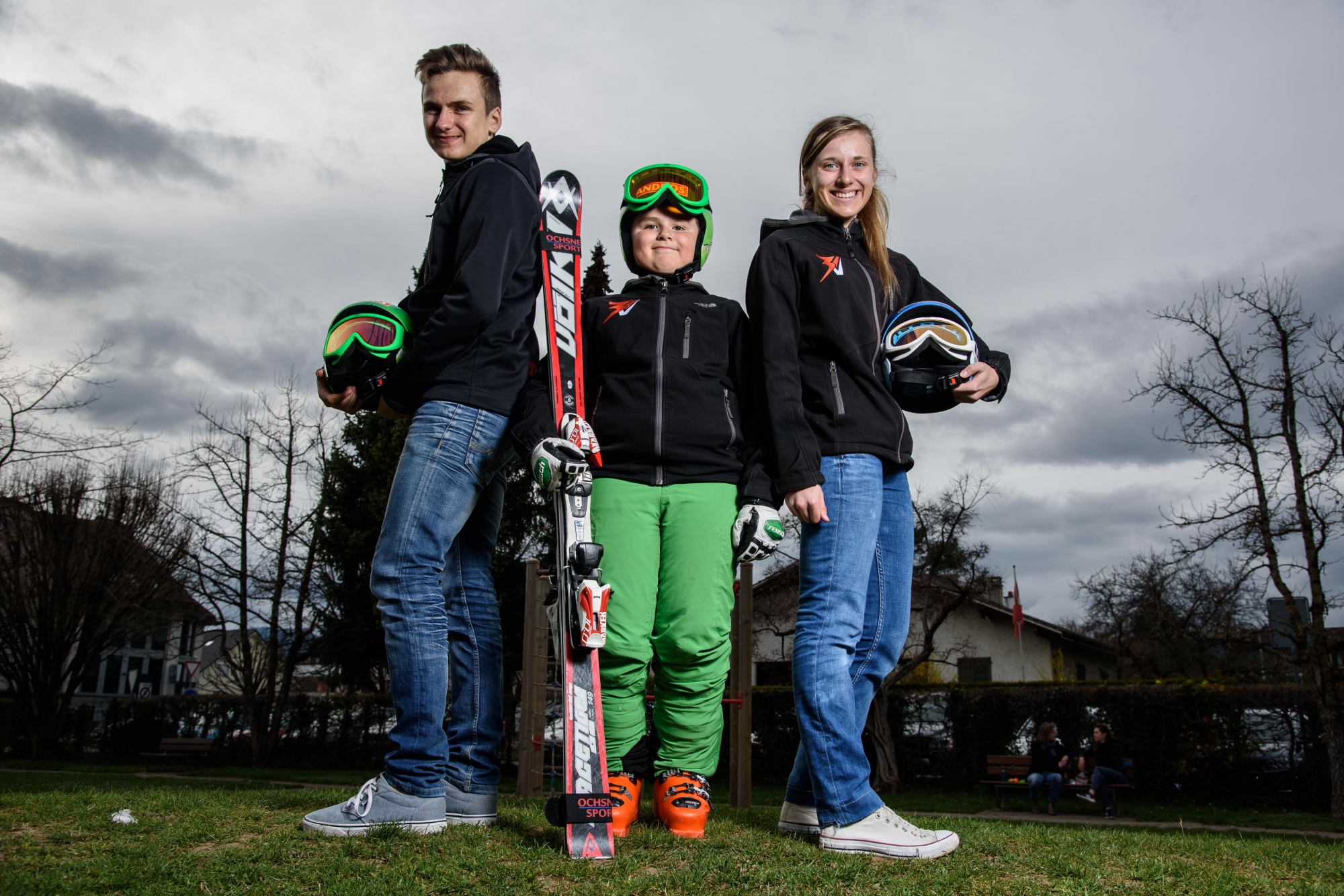 Gland, mardi 21 mars 2017, photos de la fraterie Violon qui pratique la compétition de ski en famille, de gauche à droite : Jules, Karl et Anna Violon, photos Cédric Sandoz