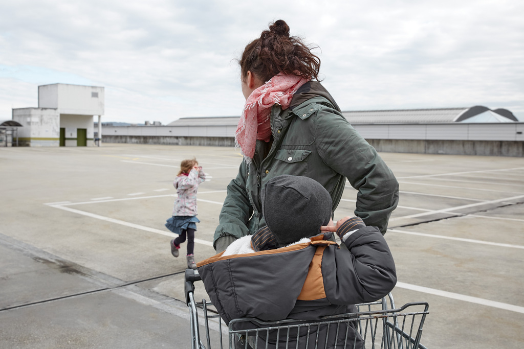 Les familles monoparentales peinent plus que les autres à joindre les deux bouts.