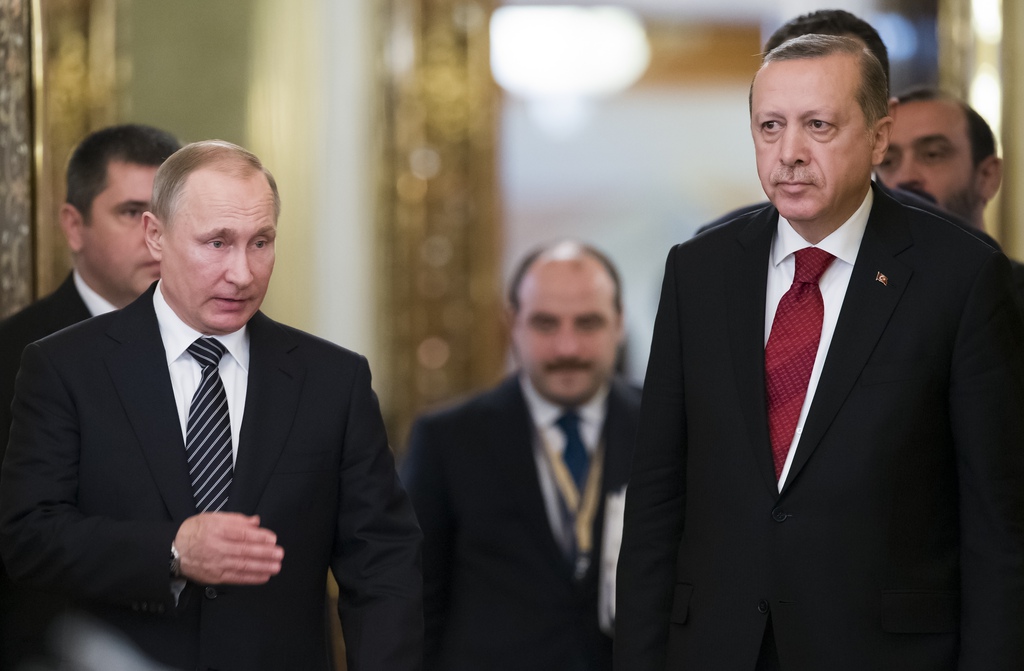 M. Poutine a téléphoné à M. Erdogan pour lui adresser ses félicitations. 