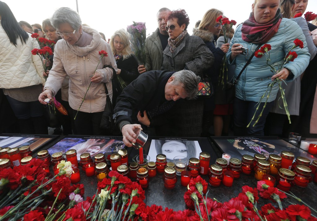 Quatorze personnes ont été tuées et des dizaines d'autres blessées lundi après-midi dans l'attentat-suicide.