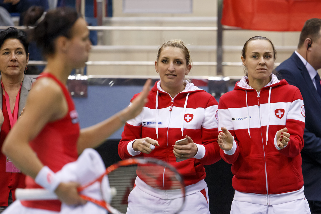 Timea Bacsinszky et Martina Hingis ne pourront pas sauver l'équipe suisse de Fed Cup en double.