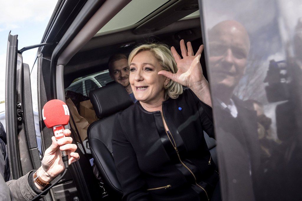 Certains médias sont bannis des déplacements et meetings de Marine Le Pen.