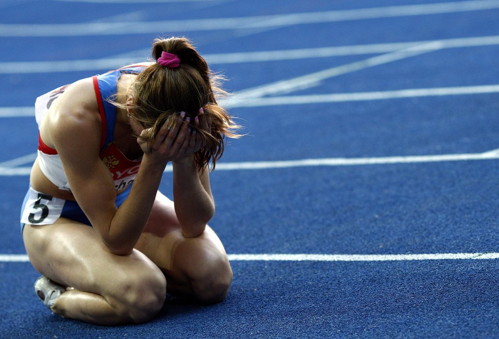 Parmi ces cinq athlètes figure Antonina Krivoshapka, déjà condamnée par le Comité international olympique (CIO) à rendre sa médaille d'argent du relais 4 x 400 m des JO 2012.