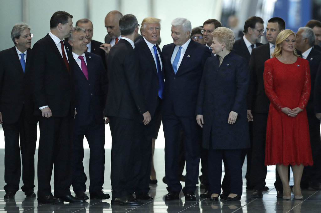 Donald Trump n'a pas hésité à bousculer ses homologues lors de cette cérémonie au nouveau siège de l'OTAN à Bruxelles.