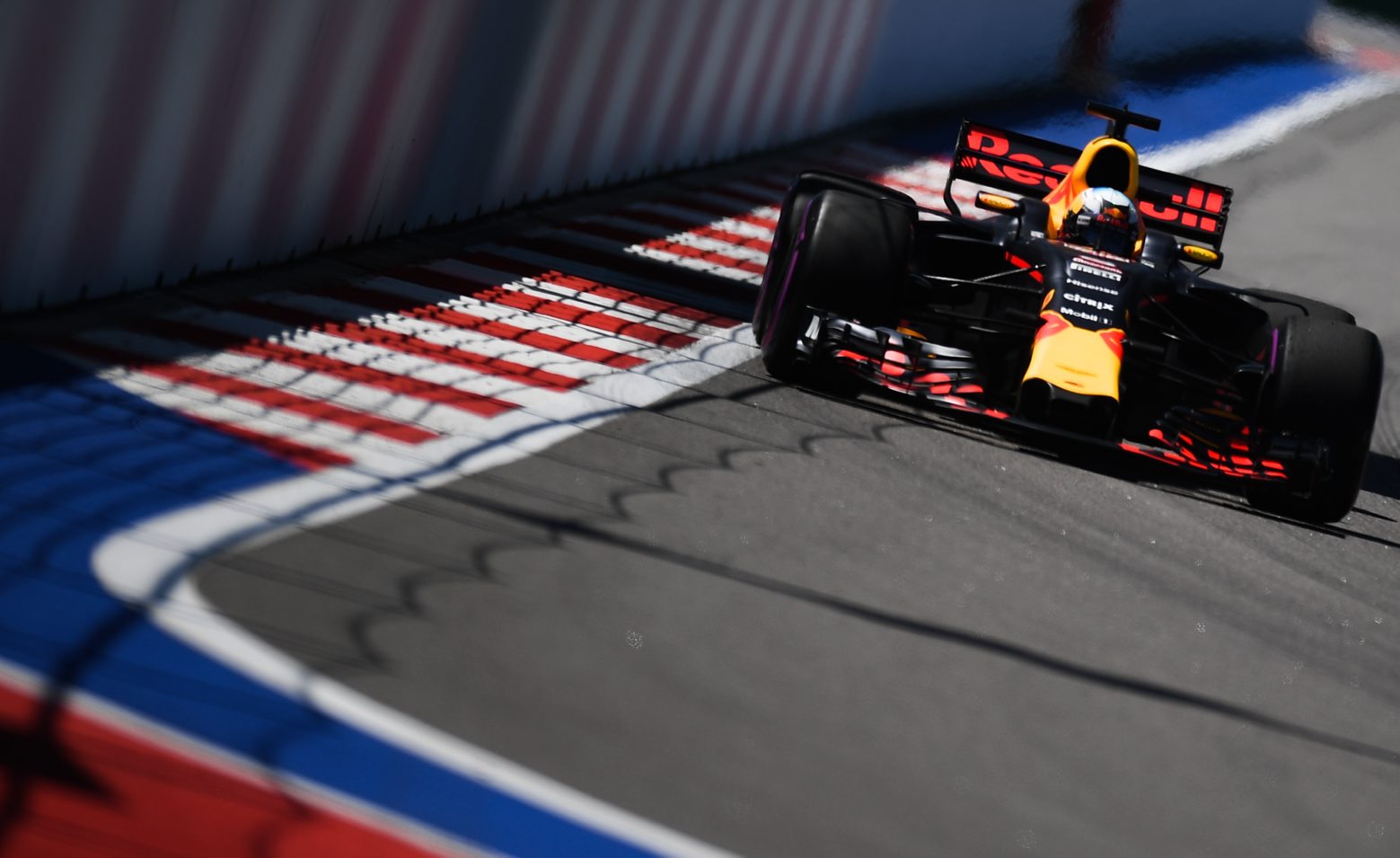 3086785 04/29/2017 Red Bull's driver Daniel Ricciardo during the third free practice session at the Russian Grand Prix of the Formula One World Championship. Vladimir Astapkovich/Sputnik (KEYSTONE/SPUTNIK/Vladimir Astapkovich) AUTO RACING. FORMULA 1 RUSSIAN GRAND PRIX. FREE PRACTICE. THIRD SESSION