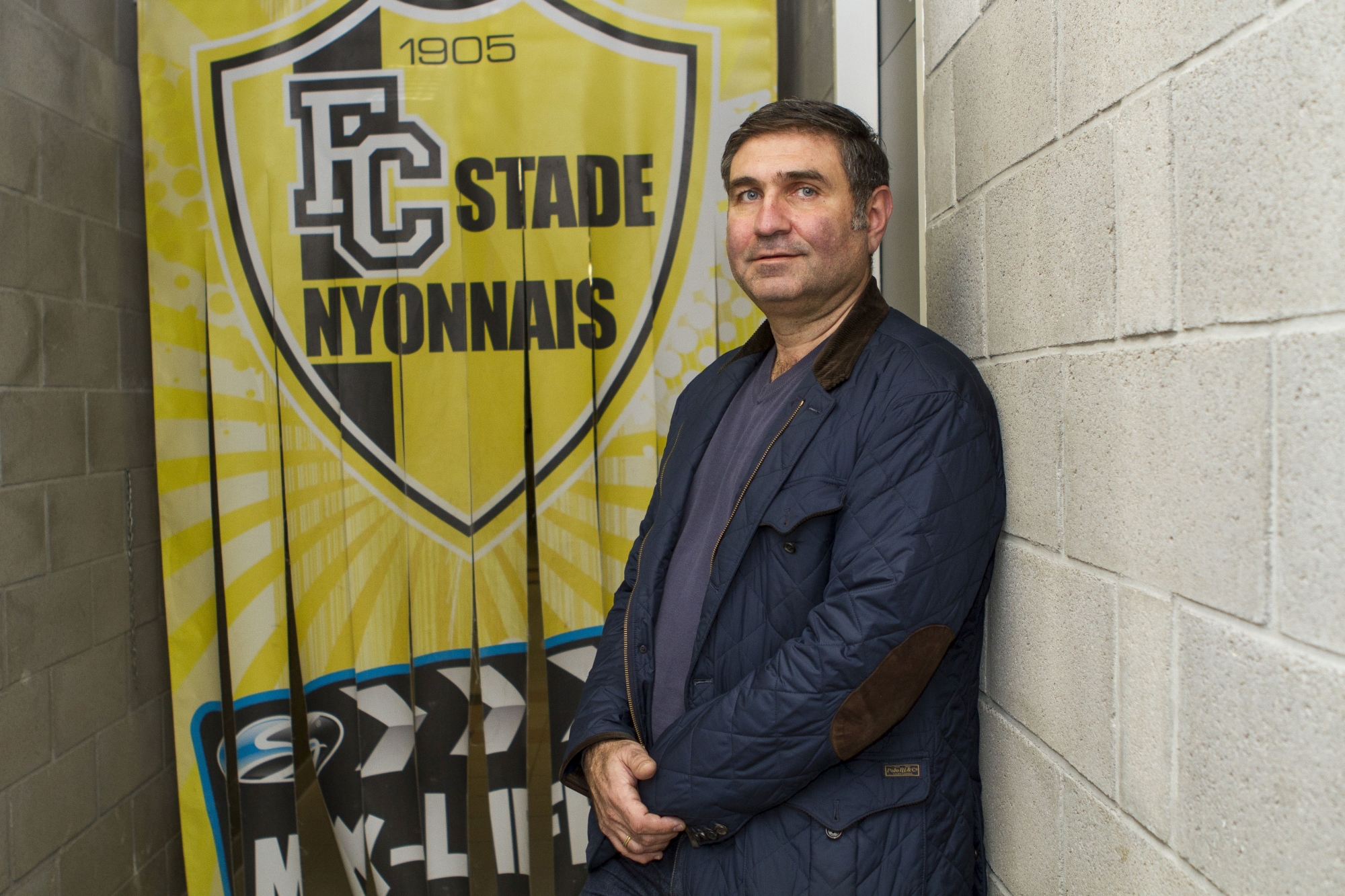 Portrait de Varujan Symonov, le manager général du FC Stade Nyonnais. 
Centre sportif de Colovray, Nyon, jeudi 8 décembre 2016.