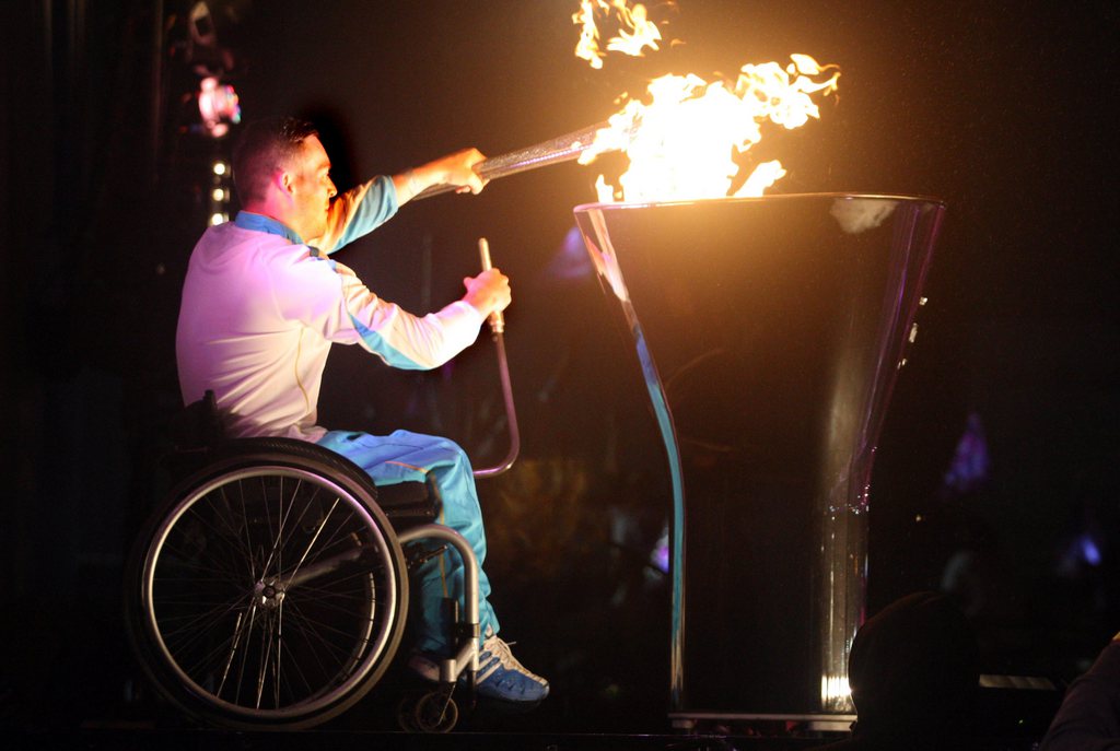 La flamme des Jeux paralympiques 2012 a été allumée non loin de Londres.