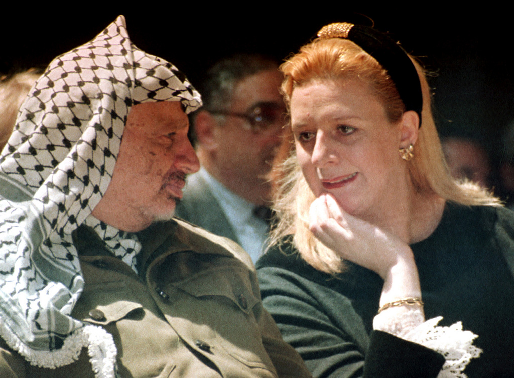 La mort de Yasser Arafat le 11 novembre 2004 à l'hôpital militaire français de Percy n'a jamais été élucidée.