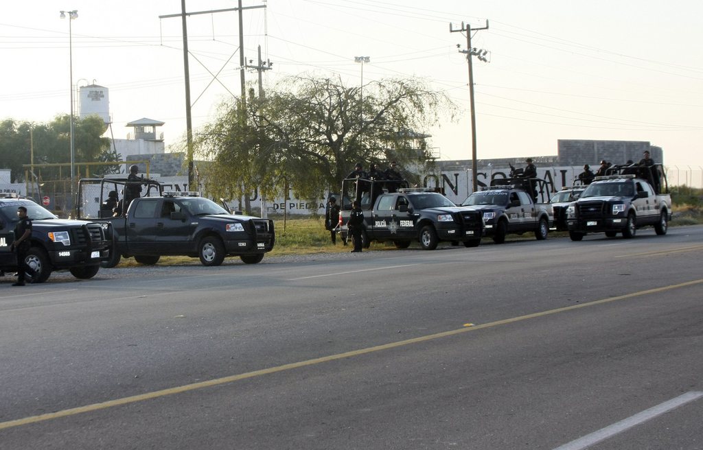 Une vaste opération a  été lancée dans les environs avec l'appui de l'armée de terre mexicaine, la Police fédérale et la Marine militaire.