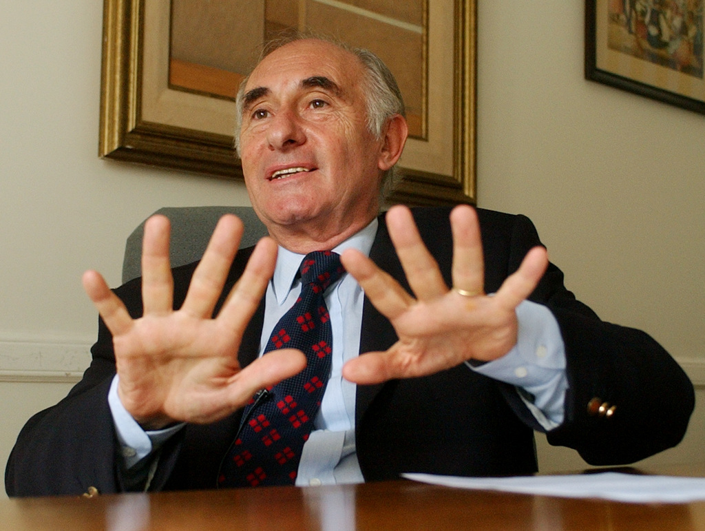 L'ex-président argentin Fernando De La Rua est accusé de corruption aggravée et de détournement de fonds publics.