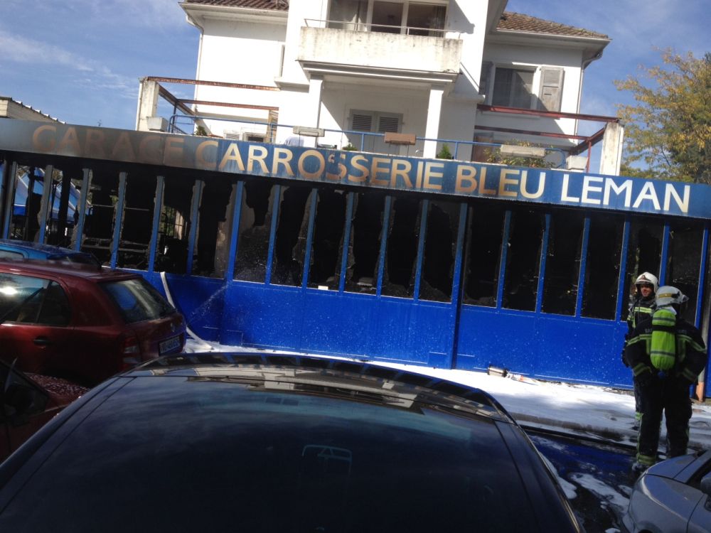 La carrosserie du Léman à Mies est complètement dévastée.