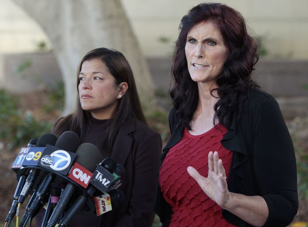 Cindy Lee Garcia, à droite, l'acctrice qui joue dans le film "L'Innocence des musulmans", a demandé au juge que la vidéo soit retirée de Youtube. 