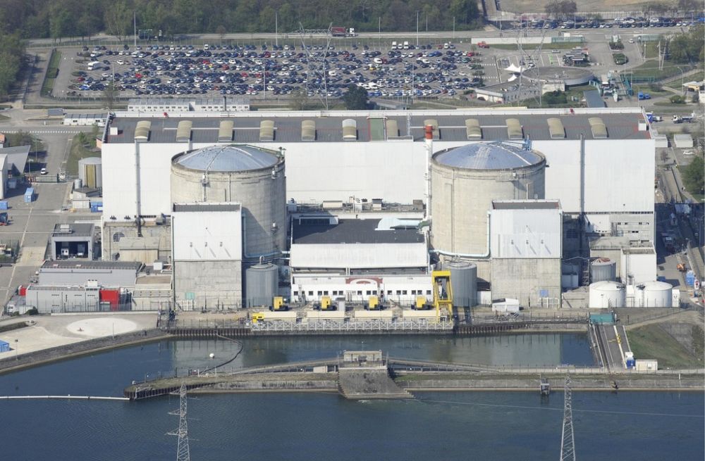 Installée au bord du Rhin, le centrale de Fessenhein comprend deux réacteurs de 900 mégawatts qui ont été mis en service en 1977.