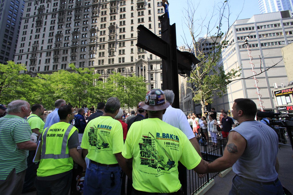 Les familles des victimes du 11 septembre 2001 n'apprécient pas que "Ground Zero" soit pris pour autre chose qu'un lieu sacré à New York.