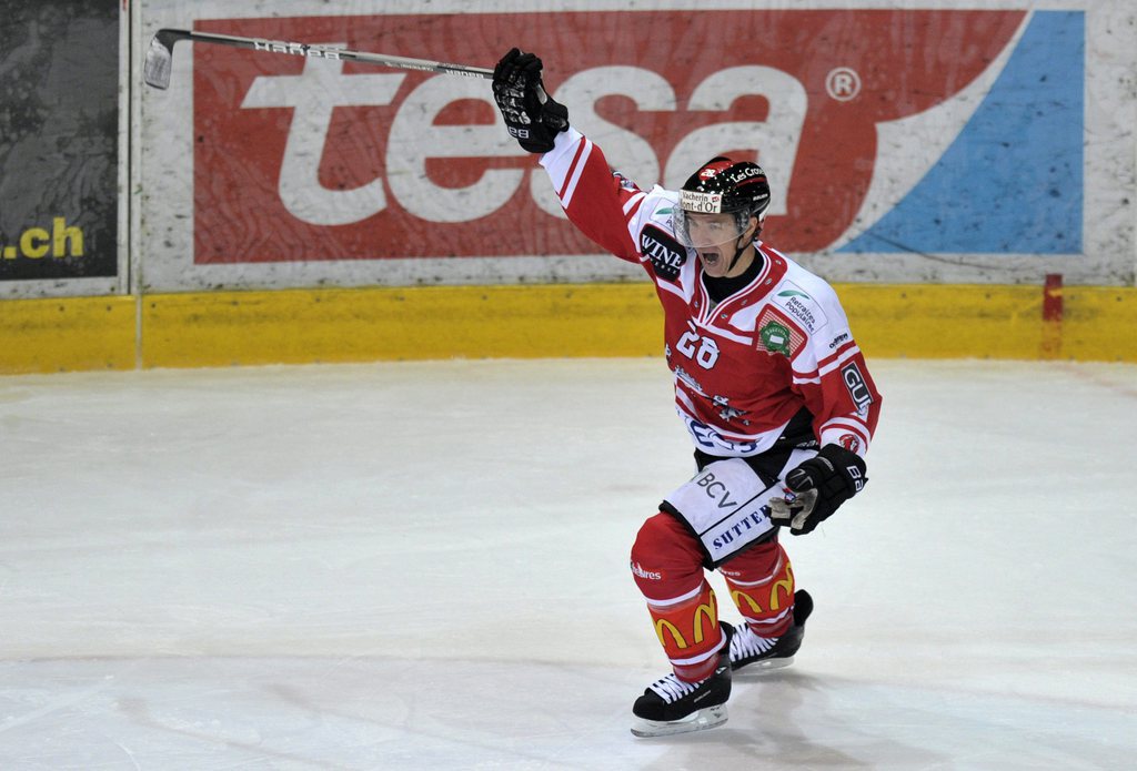 Le match de samedi entre le Red Ice Martigny et les Russes de Lada Togliati, verra Igor Fedulov (ici en février 2011 avec le LHC) tirer officiellement sa révérence. Après son dernier match avec l'équipe valaisanne lors de la promotion en LNB le 31 mars dernier, l'ancien joueur de Lausanne et Genève-Servette, désormais assistant de l'entraîneur Albert Malgin, chaussera une dernière fois les patins.