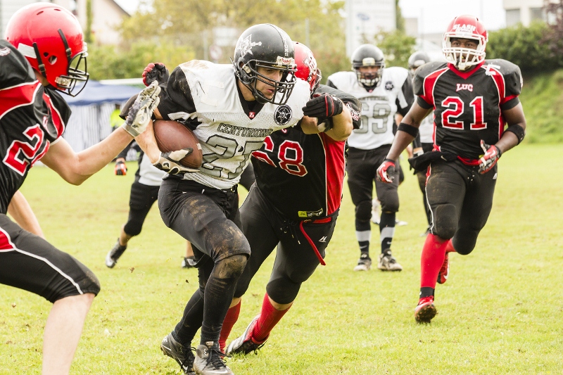 Les Centurions de La Côte (en blanc et noir) survolent le championnat de NSFL cette saison.