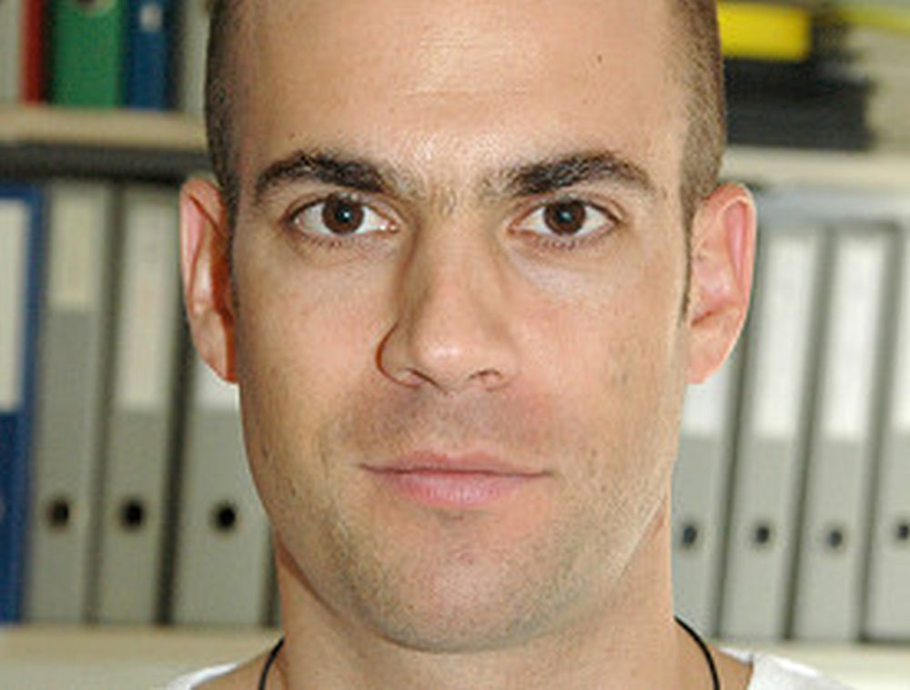 Le professeur Daniel D. Pinschewer, de la faculté de médecine de l'université de Genève, est le lauréat du prix "Debiopharm Group Life Sciences Award 2012".