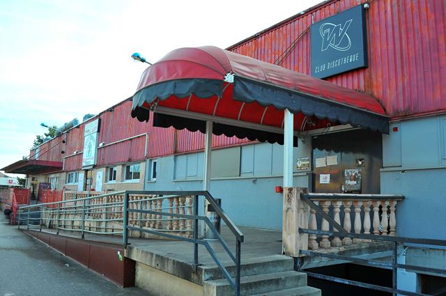 Le W Club a été le théâtre d'une rixe en mars 2010. Il est fermé depuis.