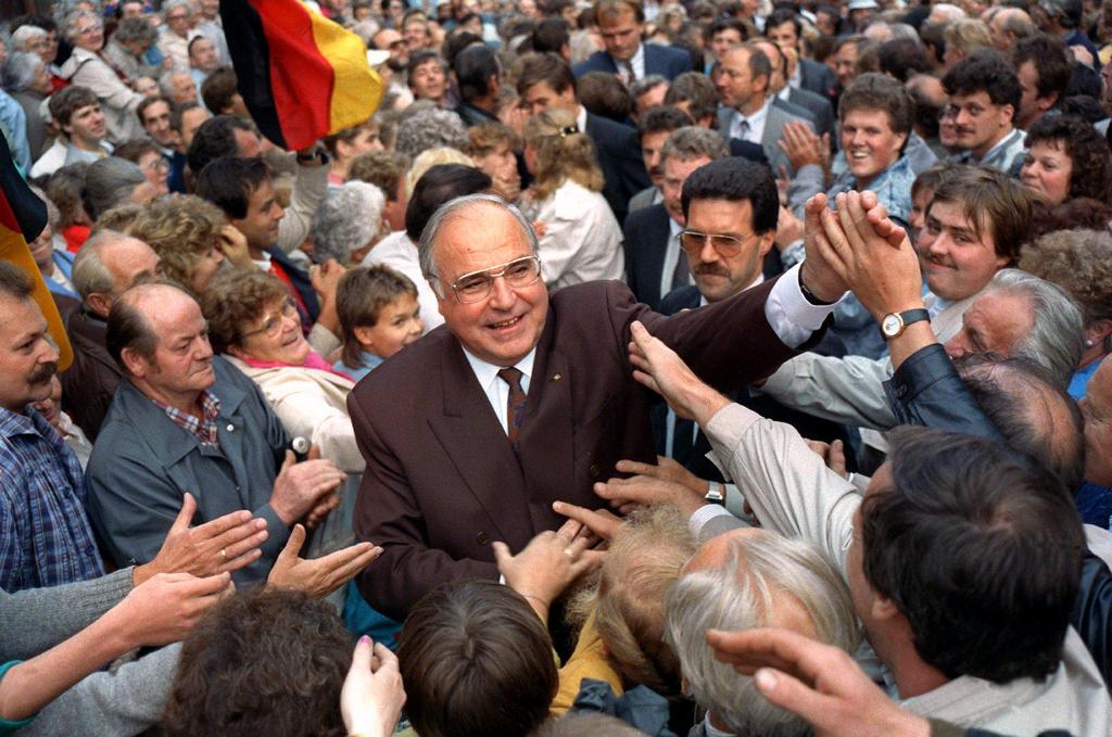 Le président de la Commission européenne a déclaré qu'Helmut Kohl était "l'essence même de l'Europe".