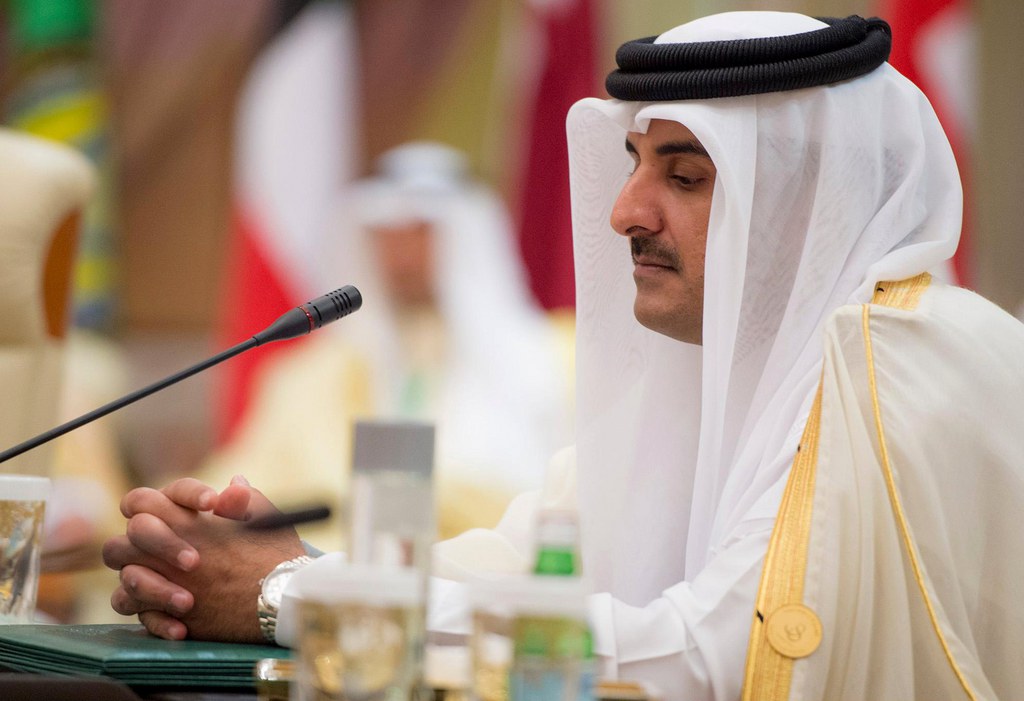 L'émir du Qatar, Tamim bin Hamad al-Thani, est accusé par ses voisins de critiquer leur opposition à l'Iran et leur soutien à Donald Trump.