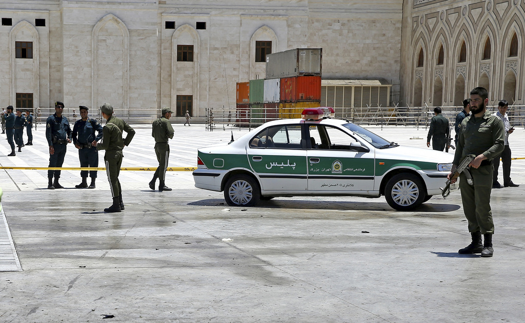 Deux attaques coordonnées ont fait au moins 13 morts, mercredi à Téhéran.