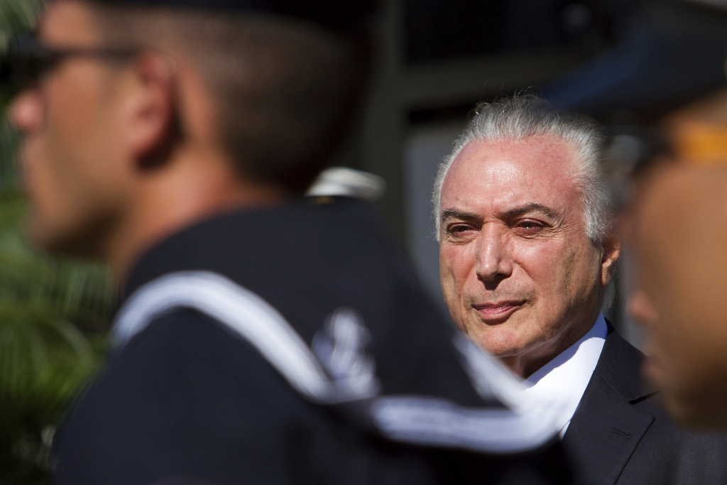 Michel Temer bat tous les records d'impopularité mais s'est dit déterminé à diriger le Brésil jusqu'au terme de sa présidence fin 2018.