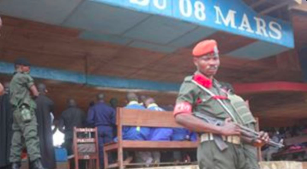 Les attaques interviennent alors que la République démocratique du Congo doit faire face à une crise politique liée au refus du président de quitter le pouvoir alors que son mandat est échu depuis le 20 décembre. 