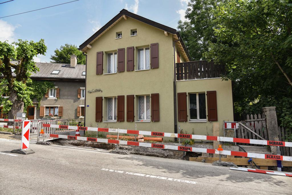 Sur cette photo datant de 2015, la maison Le Cottage où a eu lieu l'accident. Actuellement, un trottoir a été réalisé. Par chance aucun piéton n'y cheminait au moment de l'accident.